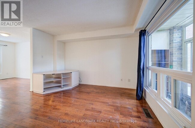 Building Photo - 29 Moorehouse Dr