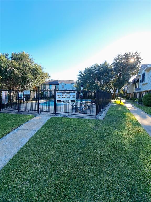 Building Photo - 10011 Knoboak Dr