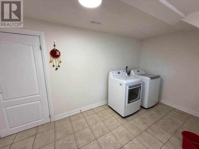 Building Photo - 61 Jeffcoat Dr