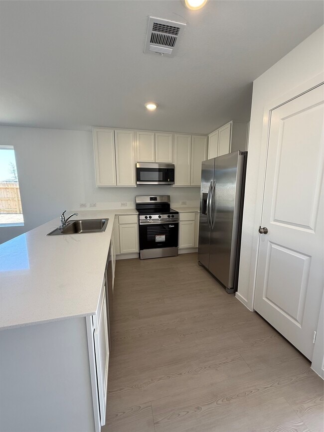 Building Photo - 16043 Tallis Dr