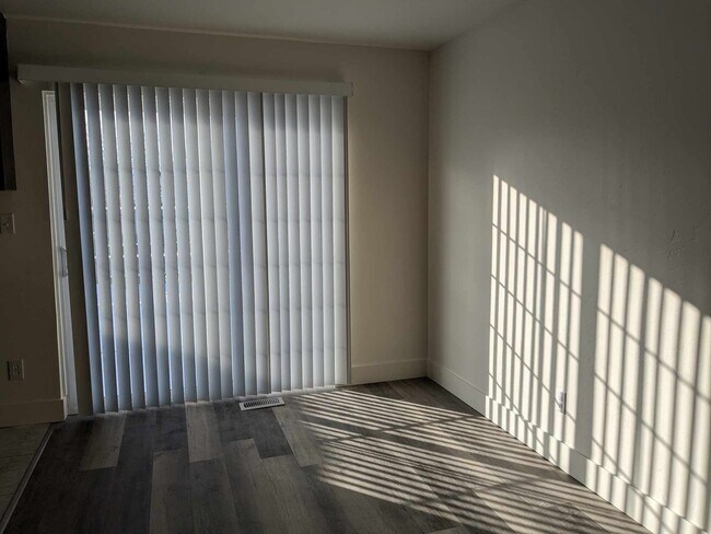 Foto del edificio - 2645 N 370 E