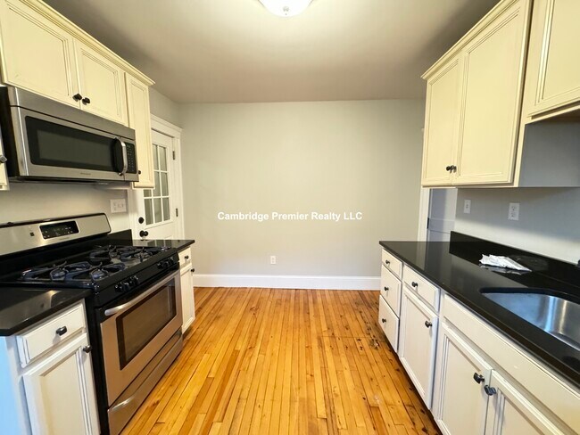 Foto del edificio - 12 Fairfax St