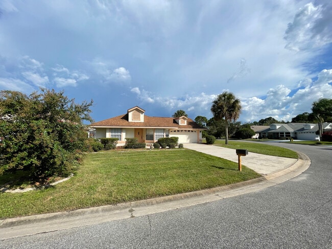 Building Photo - 2011 Beaver Creek Dr