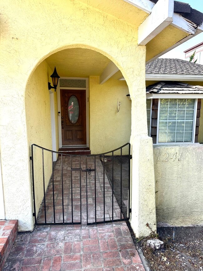 Foto del edificio - 1241 Berwick Dr