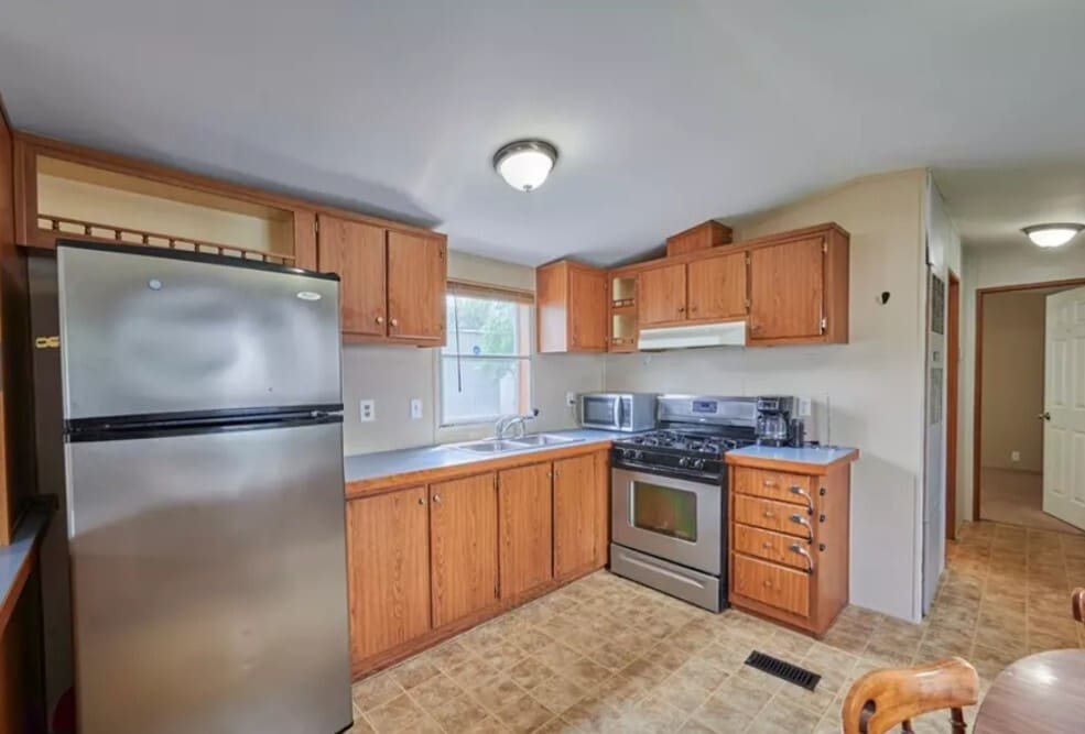 Building Photo - 206 Lacona Ln