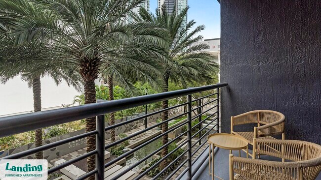 Foto del edificio - 698 NE 1st Ave