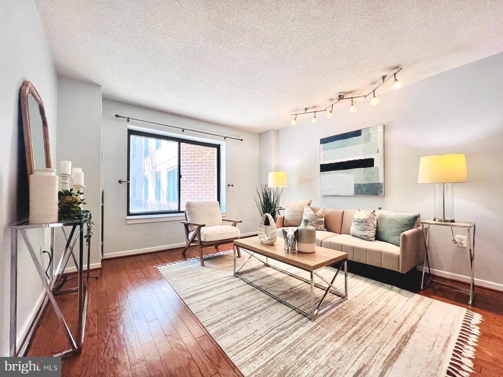Foto principal - 2111 Wisconsin Ave NW