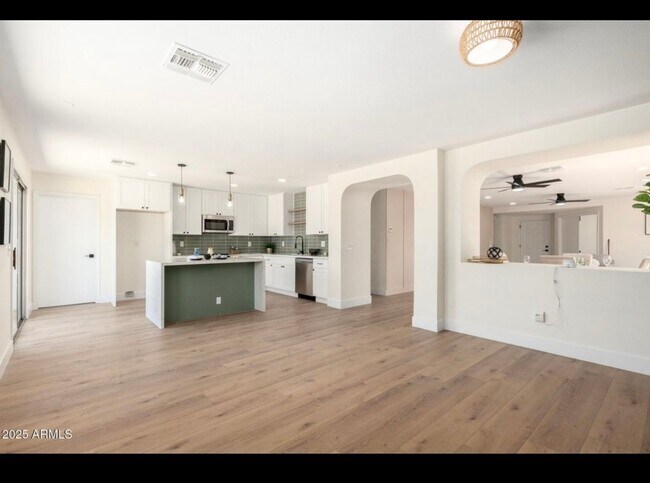 Foto del edificio - 13862 W Fargo Dr