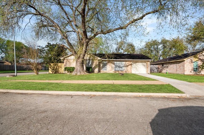 Building Photo - 1026 Melford Ave