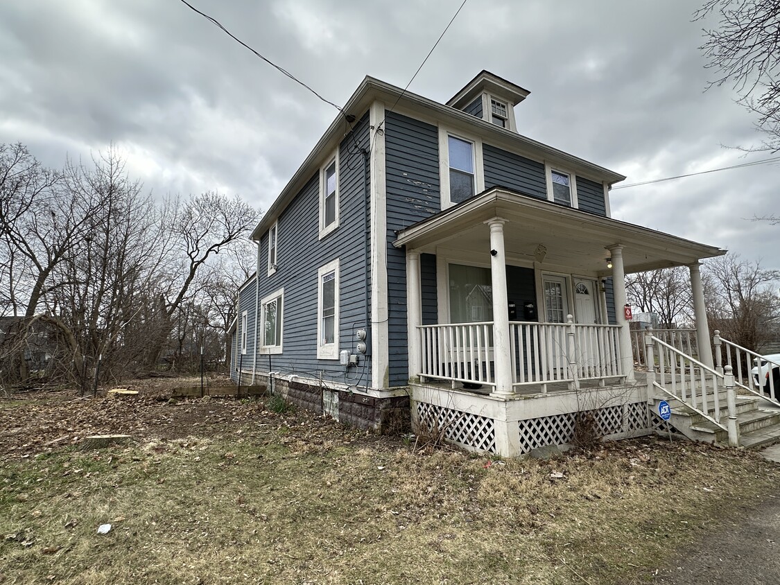 Foto principal - 132 E Howard St