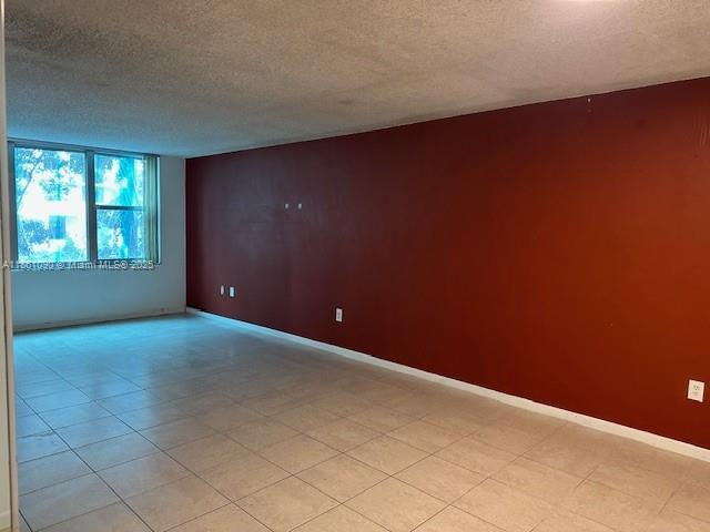 Foto del edificio - 17890 W Dixie Hwy