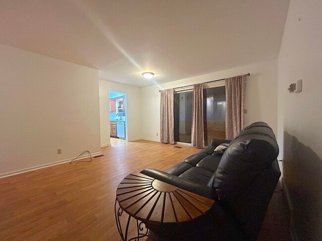 Foto del edificio - 280 Co Rd B