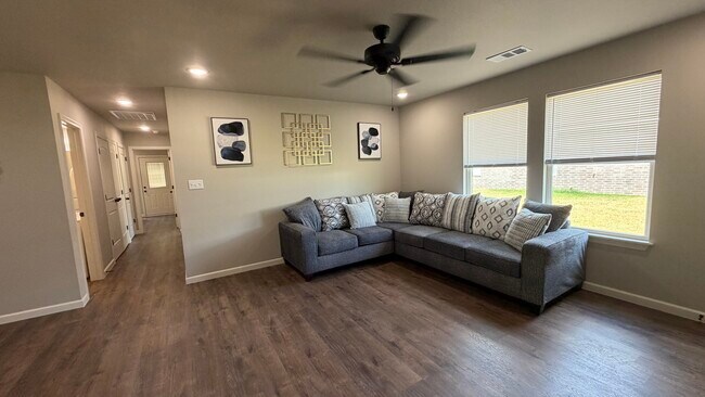 Foto del edificio - Riverbrook Duplexes