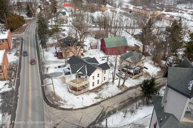 Foto del edificio - 12 Grow Ave