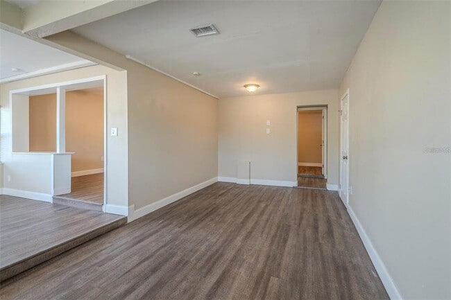 Building Photo - 5624 Balboa Dr