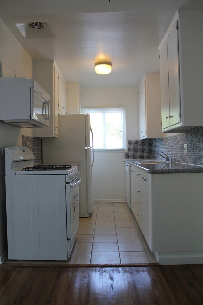 Building Photo - 3576 S Centinela Ave