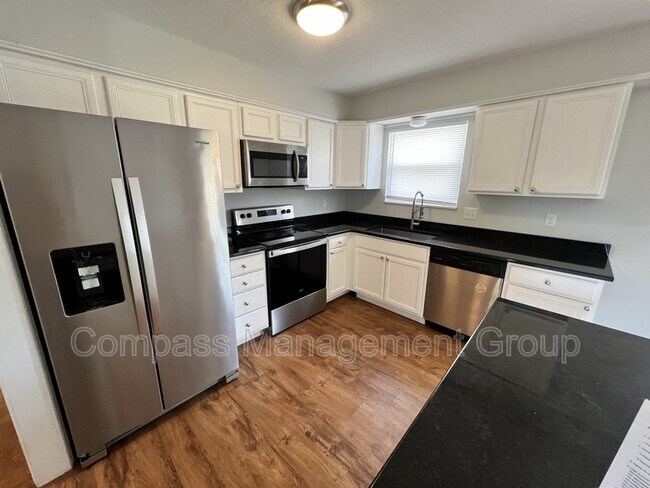 Foto del edificio - 2405 Bishops Bridge Rd