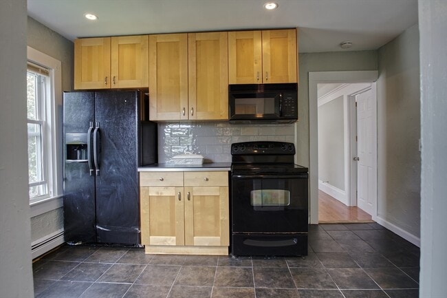 Building Photo - 21 Montello St Ext