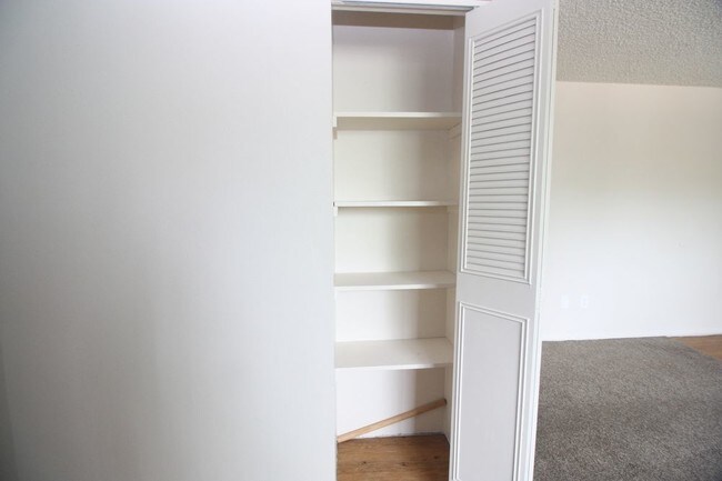 Foto del edificio - 5875 Poplar St