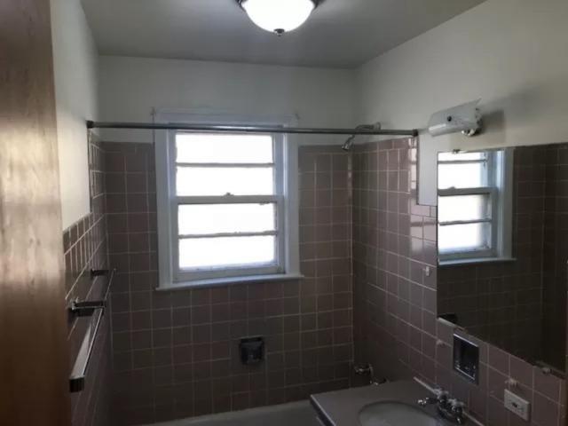 Foto del edificio - 2 bedroom in SKOKIE IL 60077