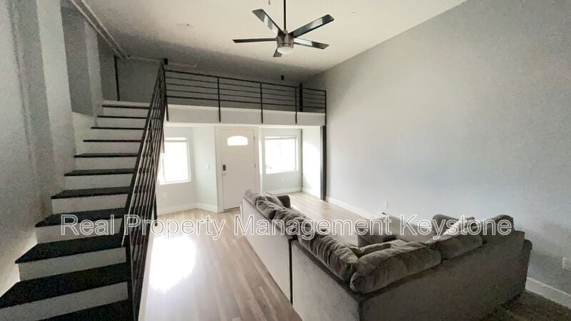 Primary Photo - 1245 Chartiers Ave