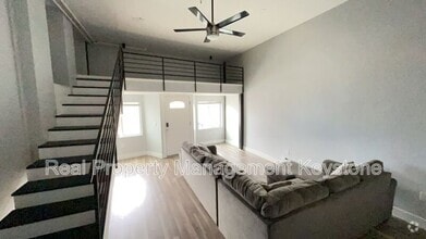 Building Photo - 1245 Chartiers Ave