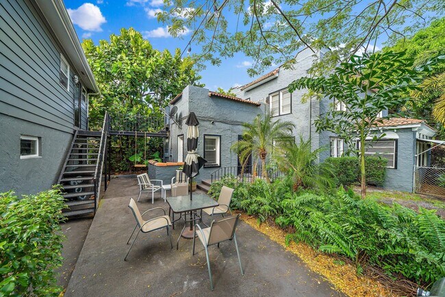 Building Photo - 600 Biscayne Dr