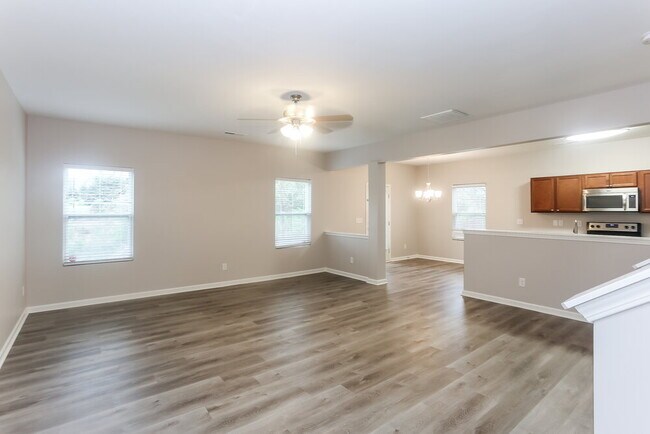 Foto del edificio - 1009 Joselynn Drive