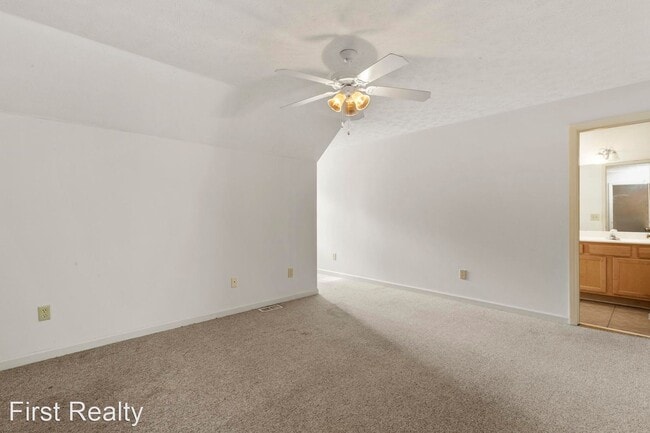 Building Photo - 3 br, 3 bath House - 535 W. Glenn Ave. #206