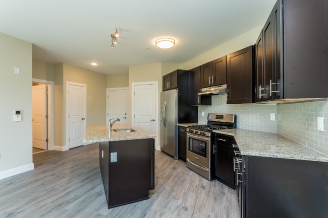 Building Photo - 430 52nd St