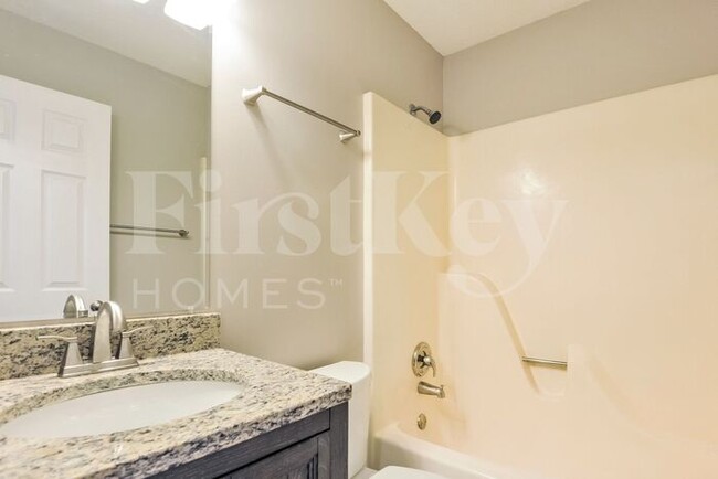 Building Photo - 130 Del Oro Dr
