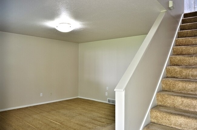 Building Photo - 926 E 1250 S
