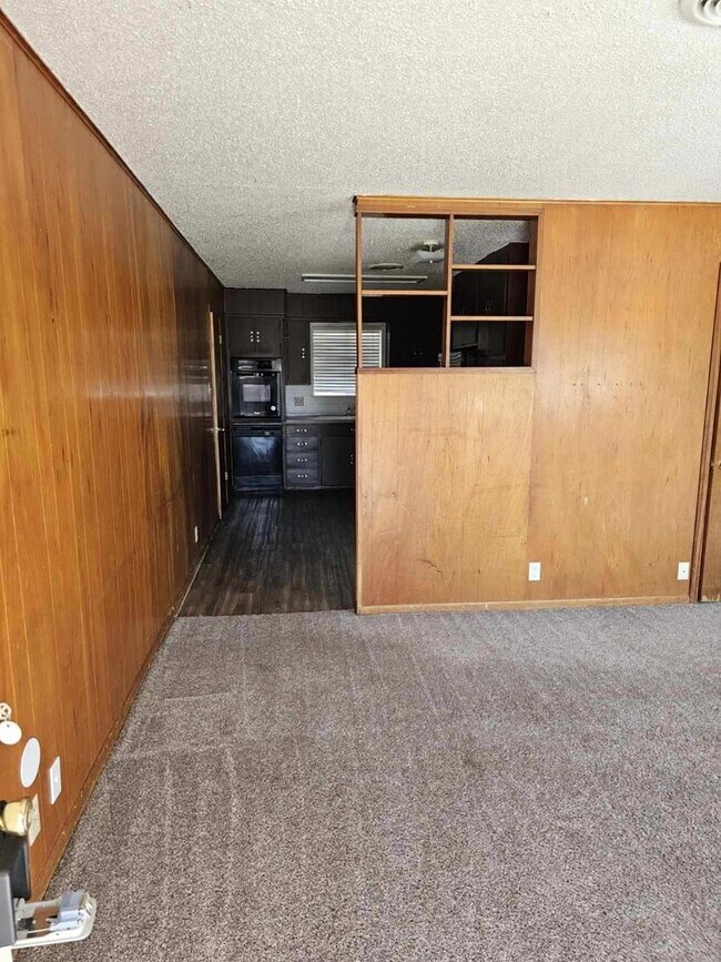 Foto del edificio - Spacious 3 Bed! Located in Cameo School Di...
