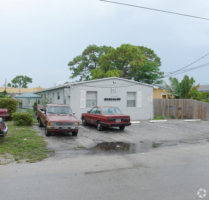 Foto del edificio - 1008 NW 2nd St