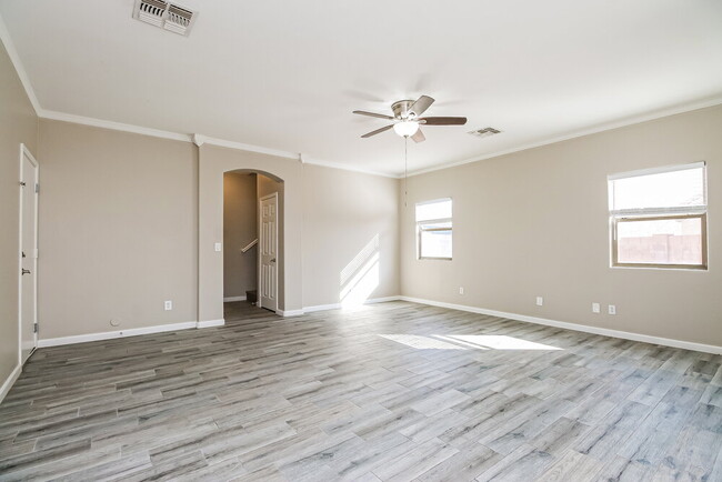 Building Photo - 261 N Valle Verde