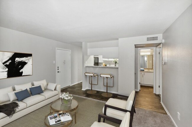 Building Photo - Summit Ridge