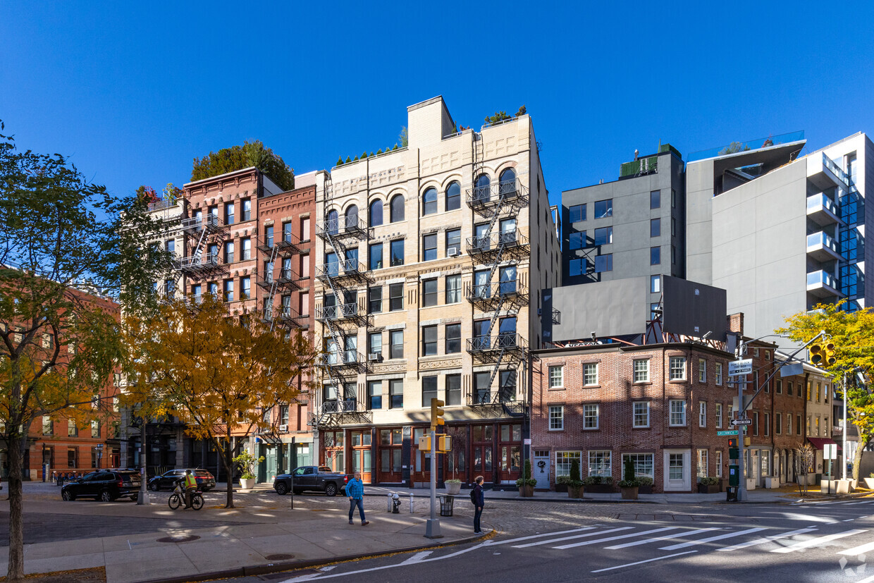 Primary Photo - 474 Greenwich St