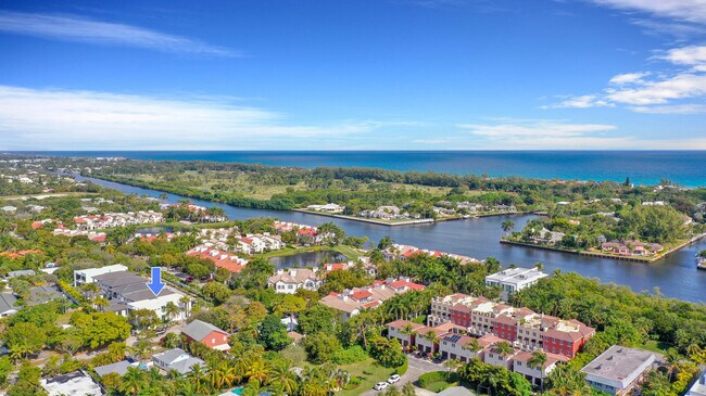 Foto del edificio - 830 Lake Ave N