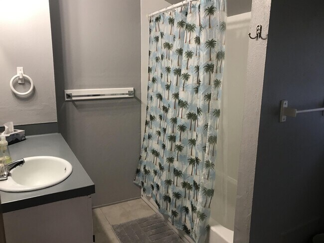 Foto del edificio - 598 Pleasant Ave