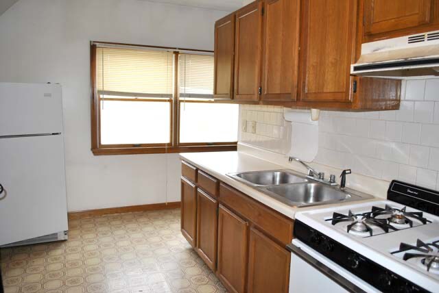 Building Photo - 73 Grosvenor Ave