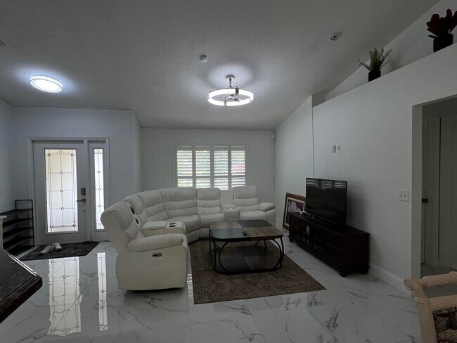 Foto del edificio - 12403 87th St N