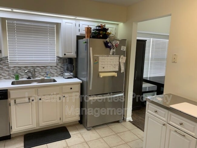 Building Photo - 2800 Winterbrook Dr