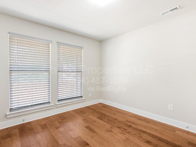 Building Photo - 1575 Duckworth Ave