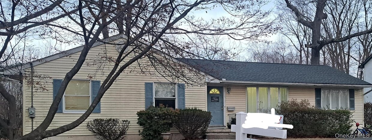 Primary Photo - 1 Roberts Rd