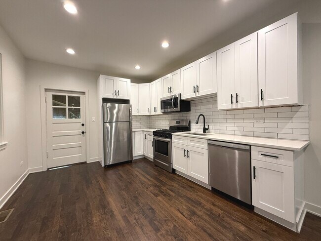 Foto del edificio - 1218 Maple Ave