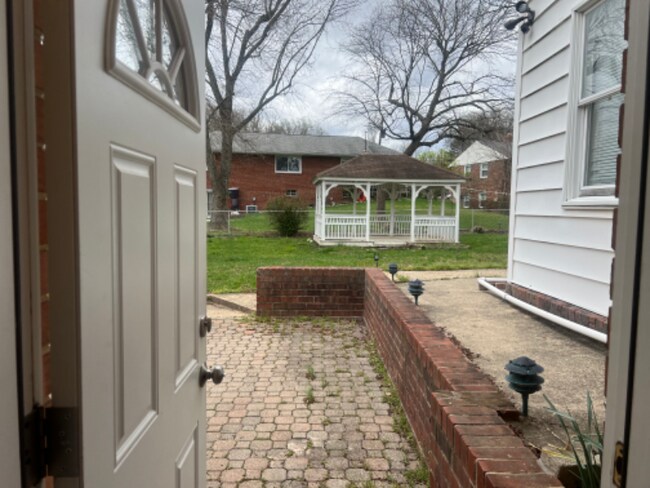 Foto del edificio - 3123 Calverton Blvd