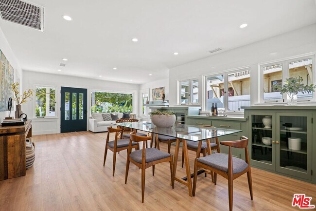 Foto del edificio - 2616 Abbot Kinney Blvd