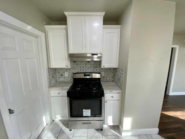 Building Photo - Completely Remodeled 2/1 near Tower District