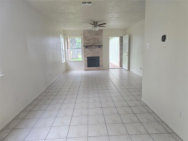 Building Photo - 420 Vista W Ct