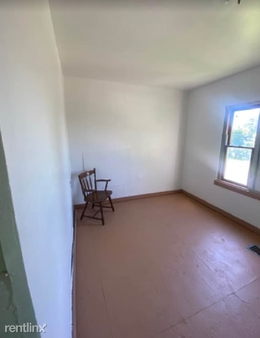 Building Photo - 3 br, 1 bath House - 1137 Chicago Avenue
